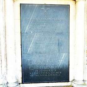 Sir Christopher Wren, EC2 - St Clement Danes Church